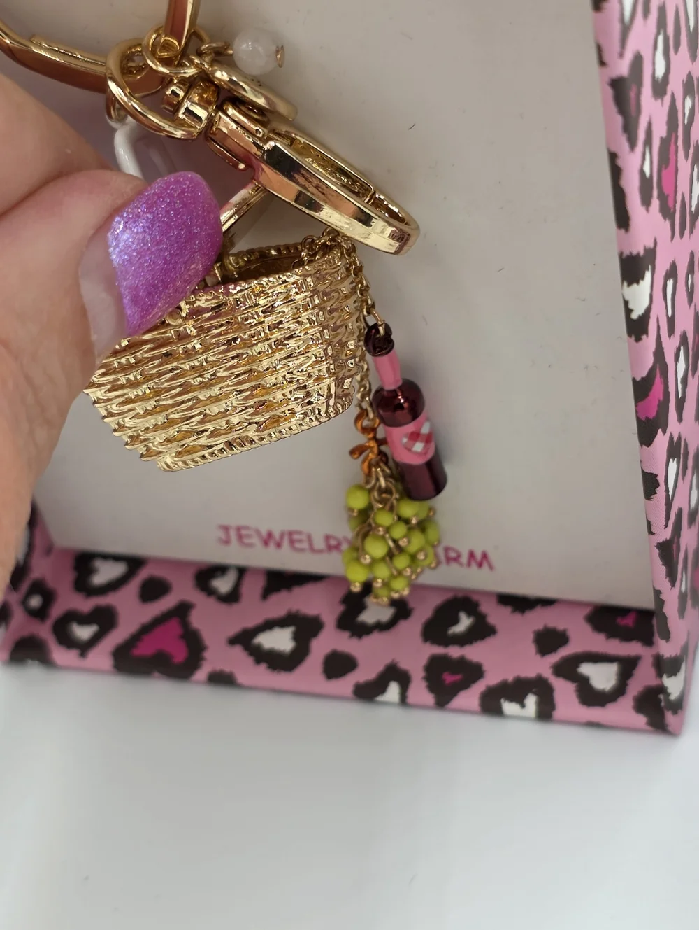 Betsey Johnson Picnic Basket‎ Wine & Grapes Bag Charm Jewelry Keychain New Box